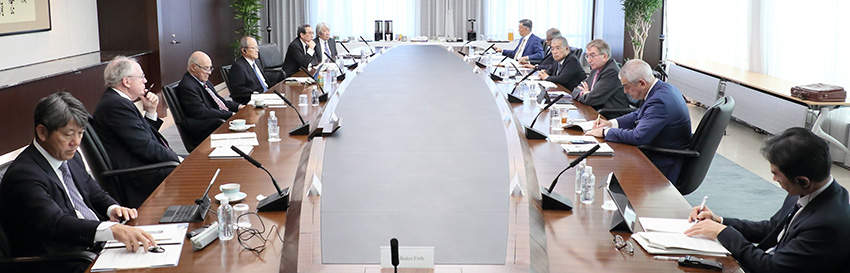 International Advisory Committee